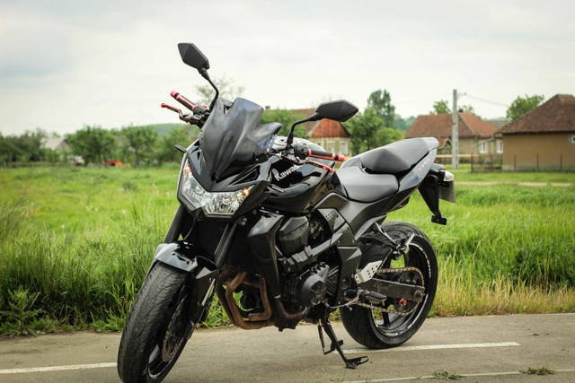 Motocicleta Kawasaki Z750 Naked