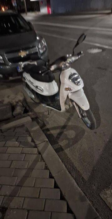 Scuter kymco 49cc 2T, alb
