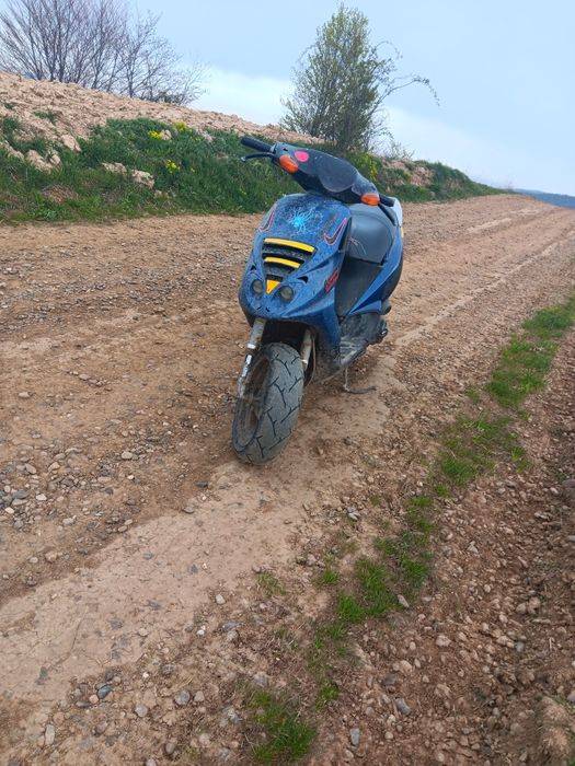 Vând piaggio nrg
