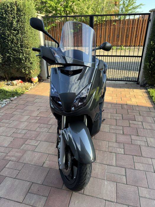 Yamaha x-max 250