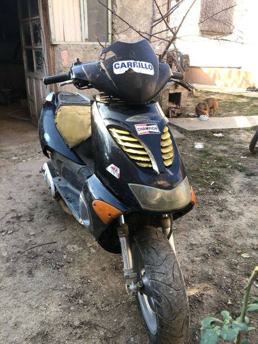 Vând Aprilia SR50 - Minarelli | NU porneste