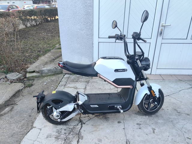 Scuter electric Sunra Miku Max