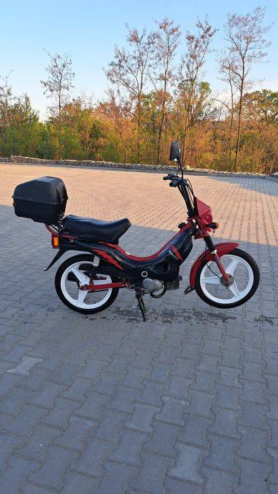 Vând puch de colectie