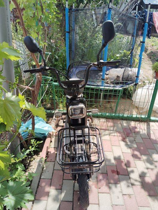 Scuter electric cu pedale nou nouț la un preț de nimica