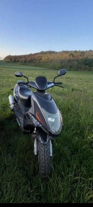 Vand scuter de 49