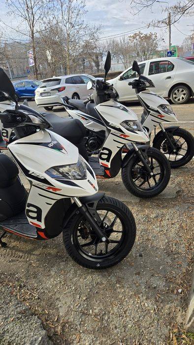 Inchiriez scutere piagio 50cm, yamaha, aprilia 125cm3