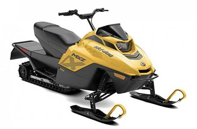 Lichidare stoc Snowmobil Ski-Doo MXZ 200 2023 | Rate | Leasing