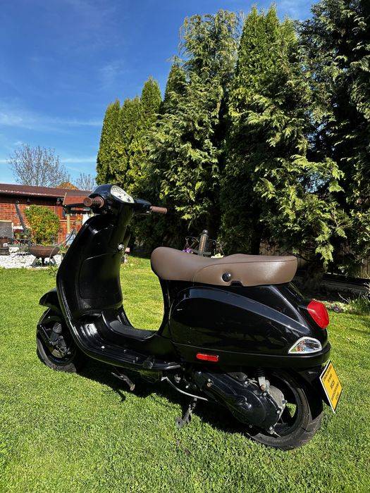 Scuter Vespa LX 50