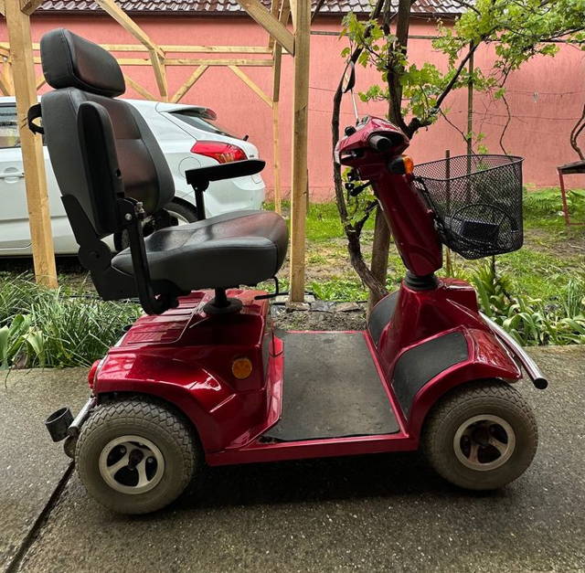 Moped electric pentru vârstnici