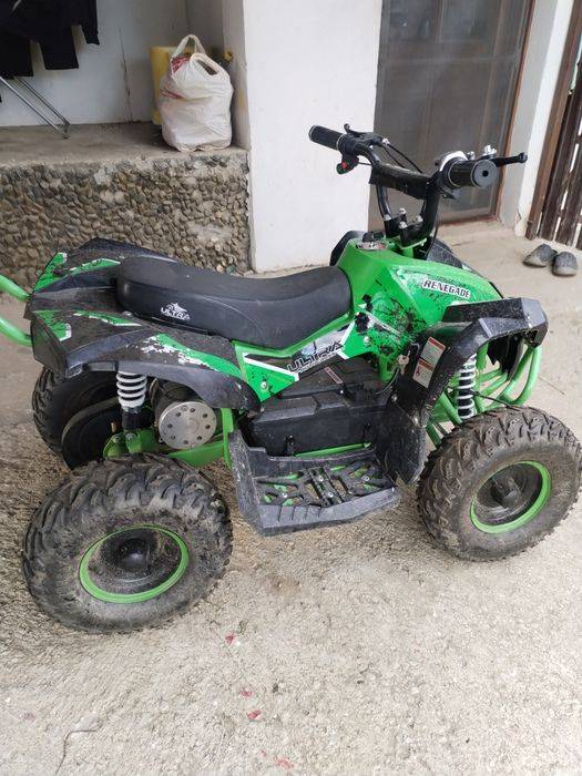 ATV electric pt copii de 7. 8 ani folosit de câteva ori.