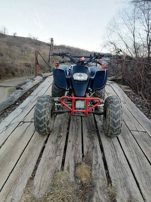 Vând 2 atv uri aștept oferte