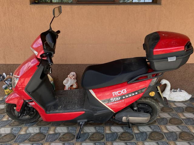 Vand scuter electric 25km/h