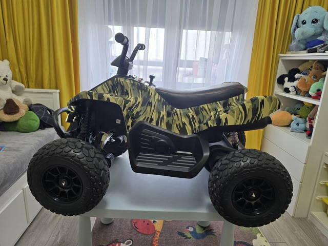 Atv copii cu varsta între 4-9 ani nou  nout scos doar din cutie , plim