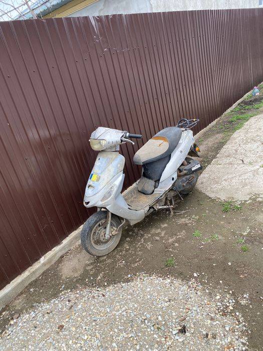 Scuter gy6 49cc necesita segmenii