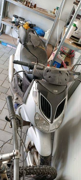 Scuter Aprilia 200cc și cross copii 49cc