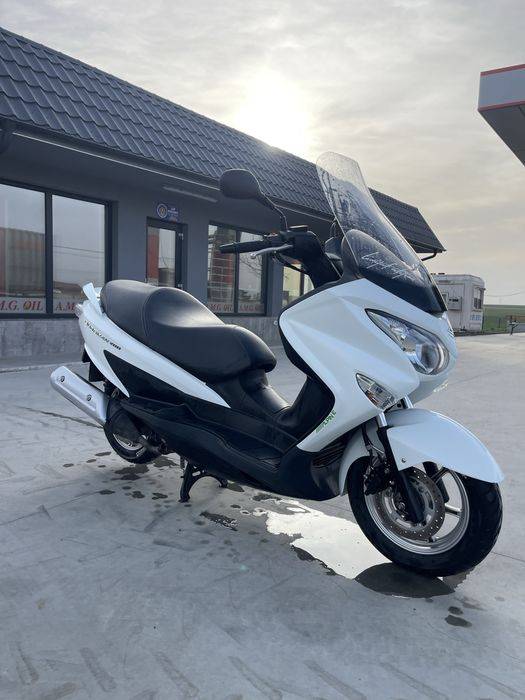 Suzuki Burgman UH 200
