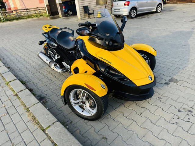 Can am spyder  bombardier 2009