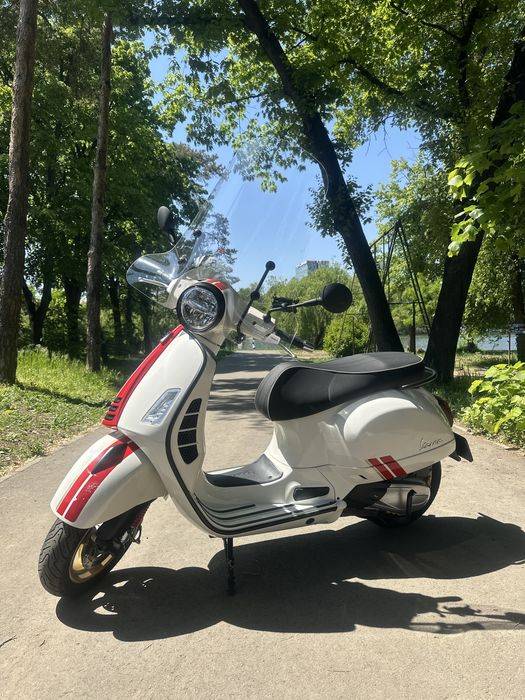 Vespa GTS 300 Super Tech 2021