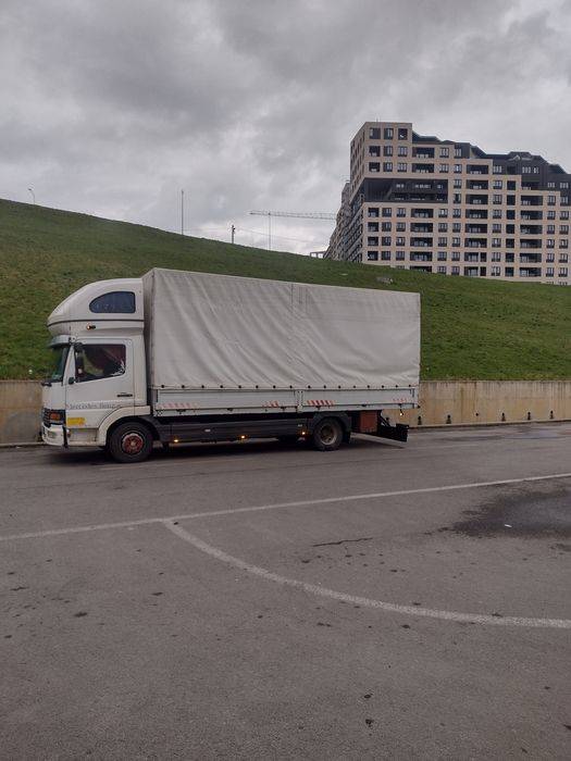 Dezmembrez mercedes atego 815