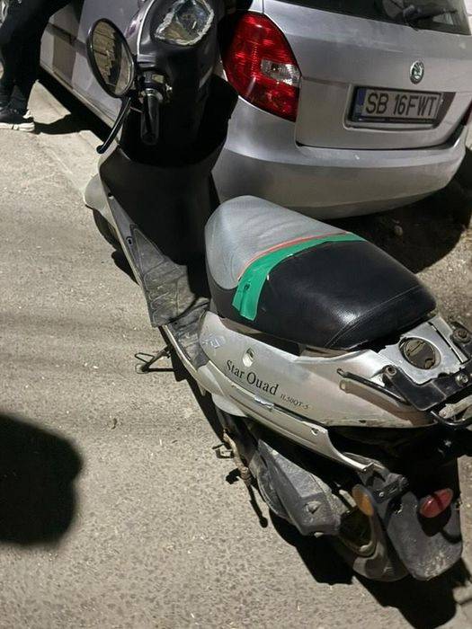 Scuter de 49 de vânzare/fac și schimb