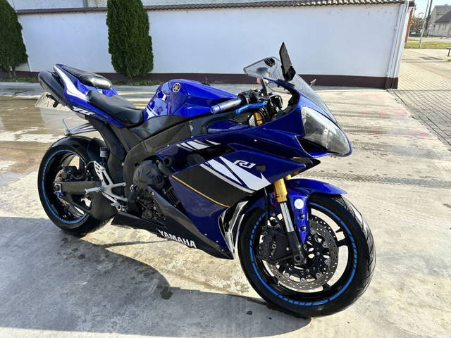 Dezmembrez Yamaha R1 RN19 2007-2008