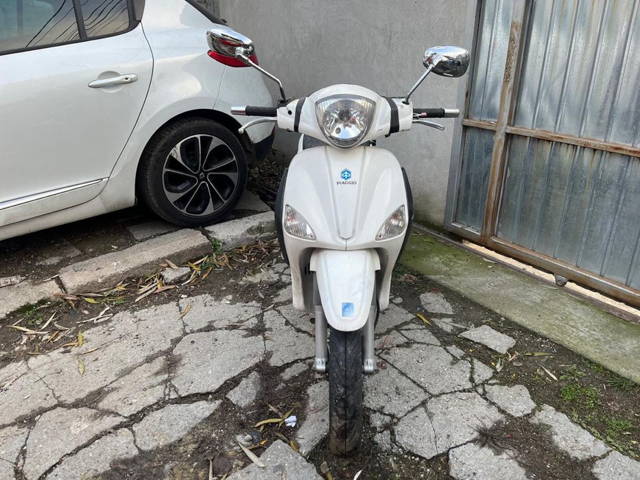 Pachet 4 scutere- se vand doar toate 4 Piaggio Fly,Piaggio Liberty, Ky