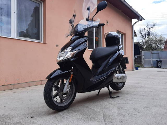 Scuter Yamaha 49 cm stare impecabila