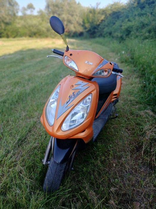 Vând scuter sym 49cc