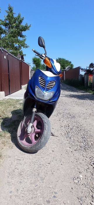 Vând scuter 125cc