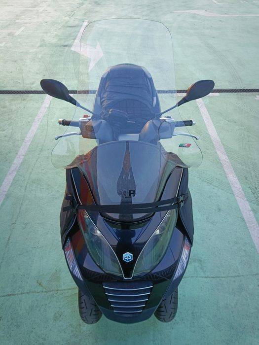 Scooter Piaggio Mp3 250 cm³ se conduce cu A2 A1 A