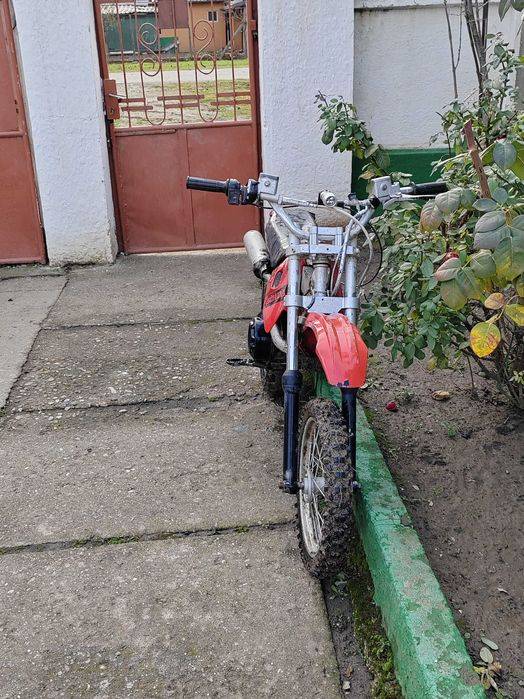 Vând cross Honda de 49