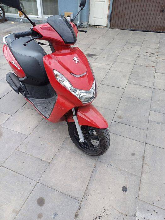 Vând scuter motor