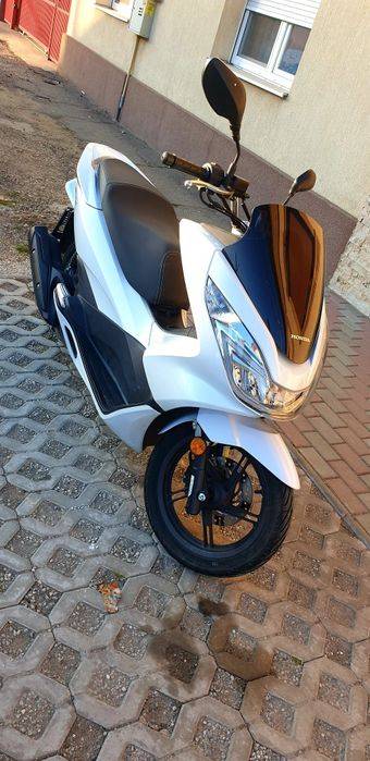 Scuter Honda PCX 125 2018