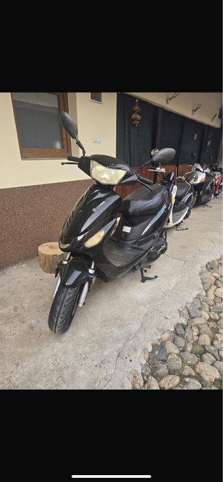 Vând scutere 50/125cc