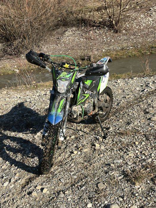 Vând Cross Enduro kxd de 140cc fară defecte proba spune tot