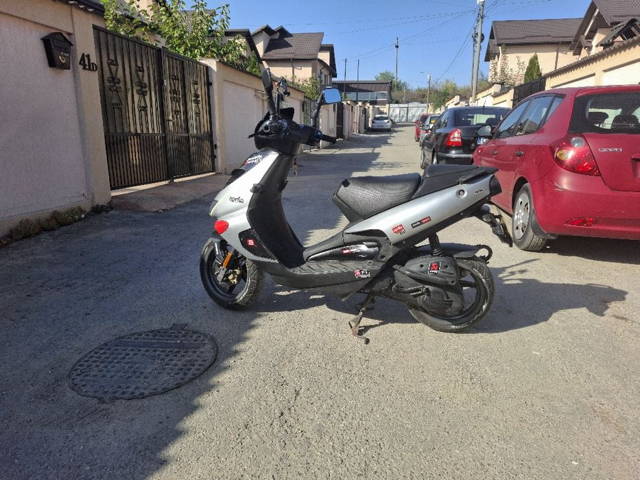 Aprilia SR 50 cc  . Viteza cc75 km/h