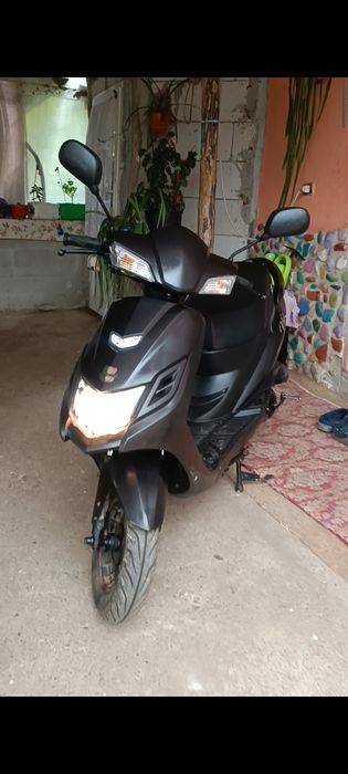 Vând scuter 50 cc3