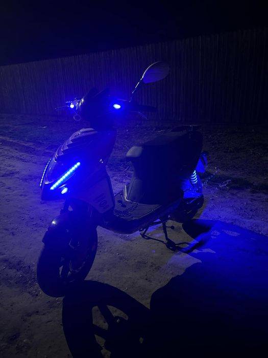 Vând scuter 50cc