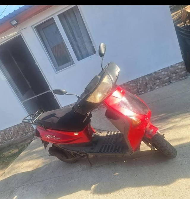 Vând scuter Yamaha