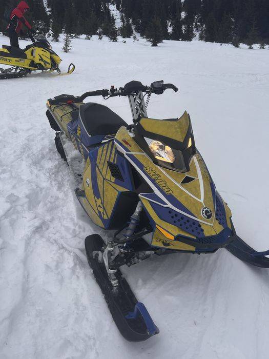 Snowmobil ski doo summit 800R. 2009