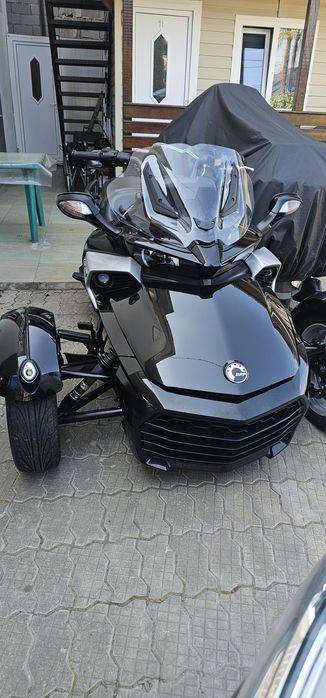 Vând spyder can-am bombardier