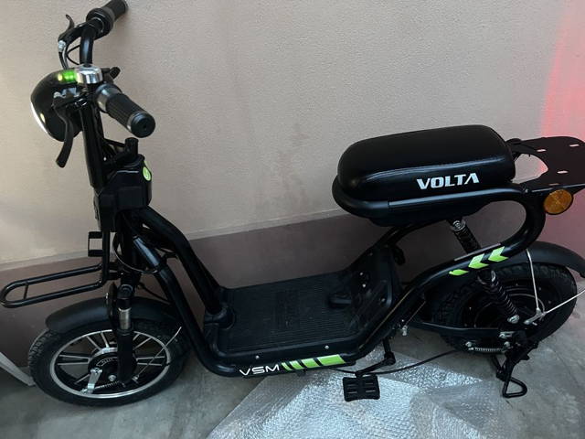 Vând scuter electric Volta Rom
