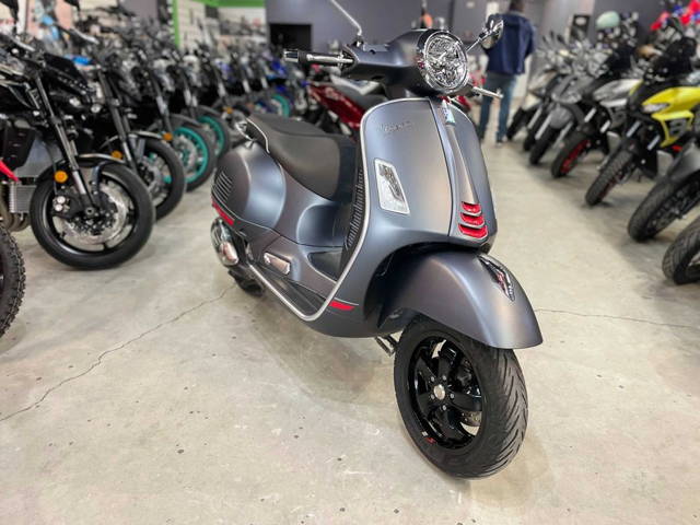 Vespa GTS 300 SuperSport 2021 4882 km garantie 1 an Est Bike Adventure