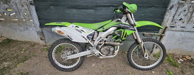 Kawasaki kx450 f motocross