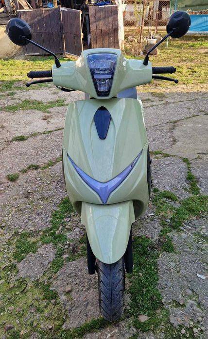 Scuter benzina 49cc aproape NOU , 4 timpi, cu COC