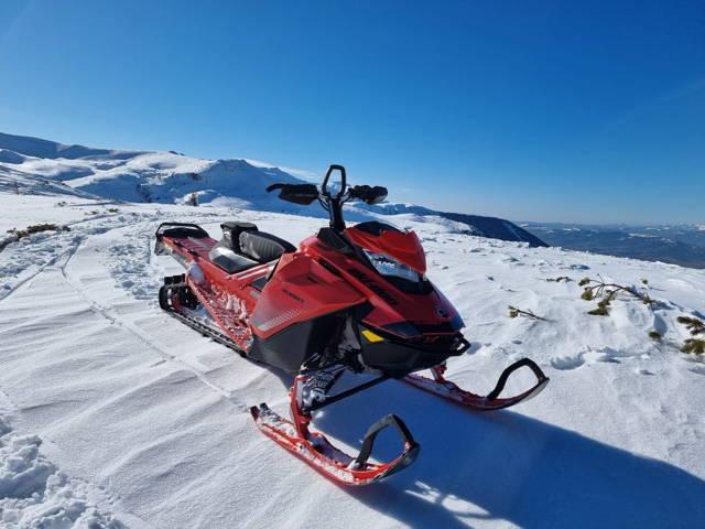 Snowmobil Ski-Doo Summit X 850 E-TEC 2019 SHOT