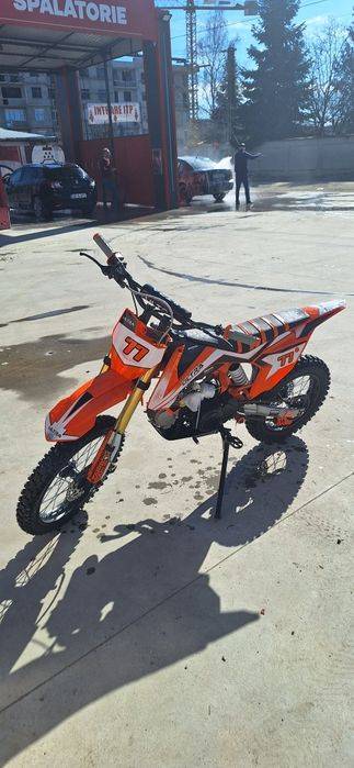 Moto Cross ultra 125