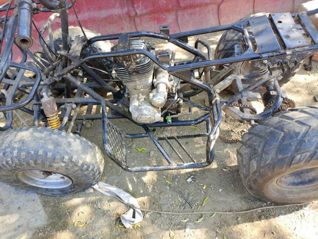 Vând ATV 250 foarte funcționabil nu are bujie dar are carnele
