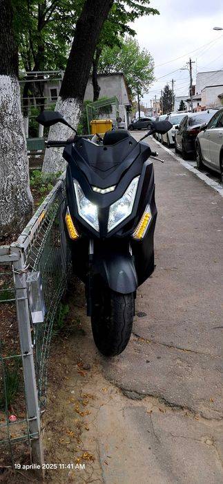 Maxi Scuter 125 cc 4 timpi