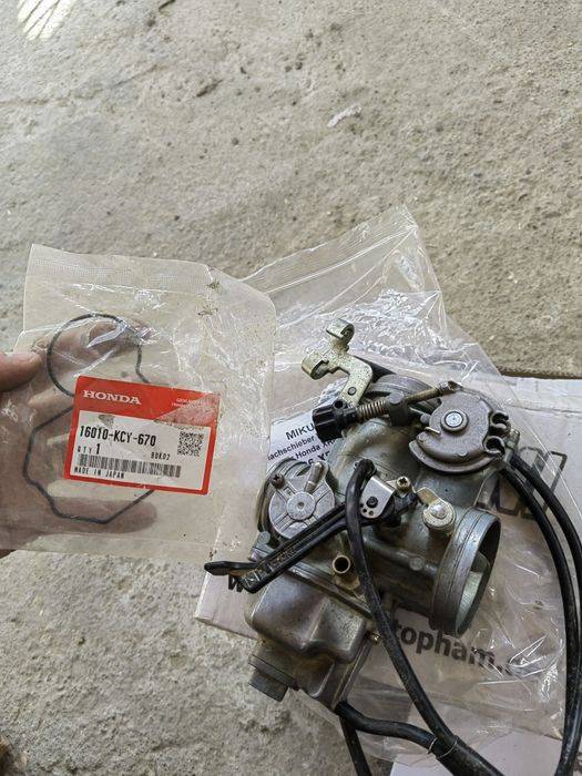 Carburator honda xr400